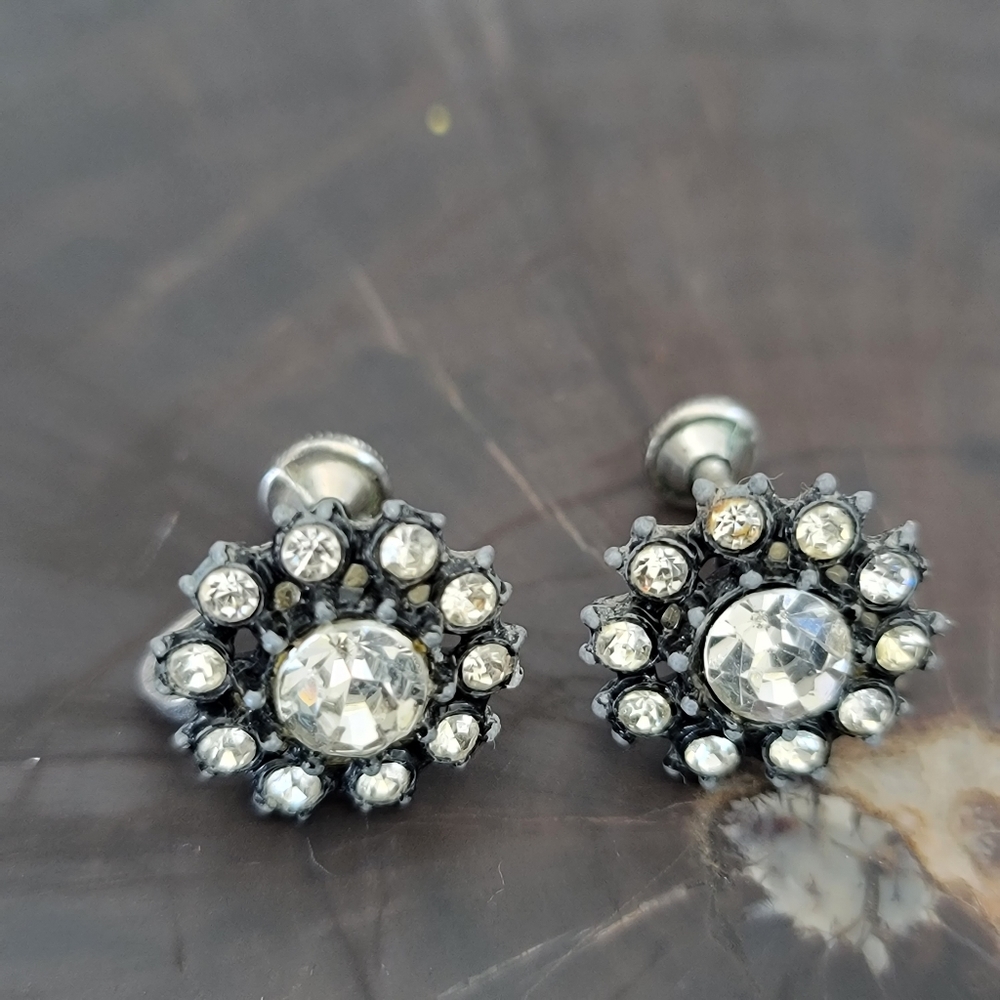 Vintage Nemo rhinstone and oxidized silver press on earrings